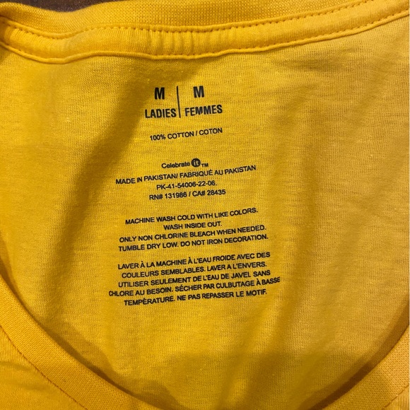 NWT Yellow Short Sleeve Black Queen 100% Cotton T-Shirt Size Medium - Picture 3 of 4